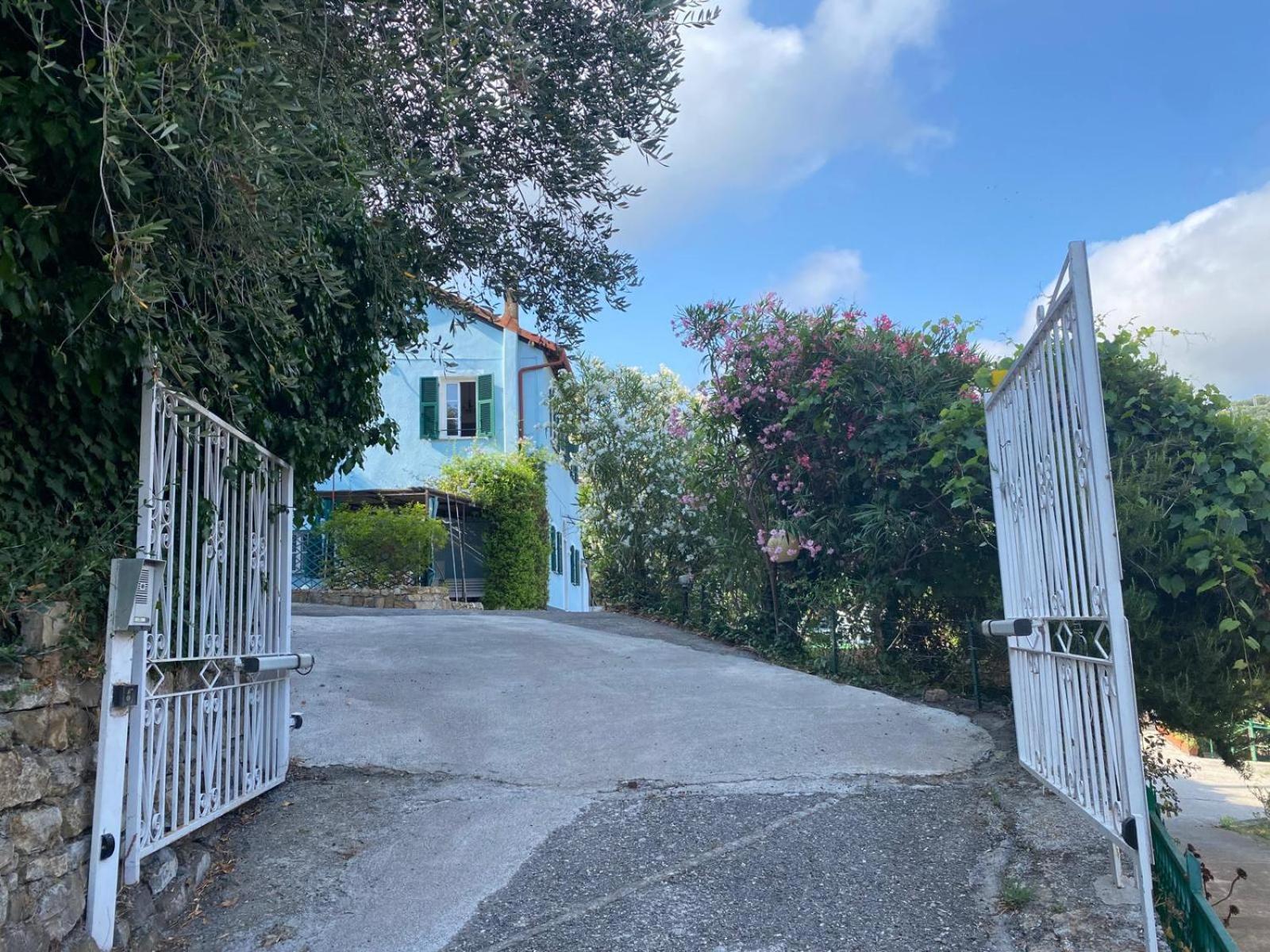 Casa Elvira Villa Imperia Exterior foto
